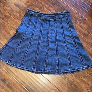 DownEast Basics denim stretch skirt! 🌸 L